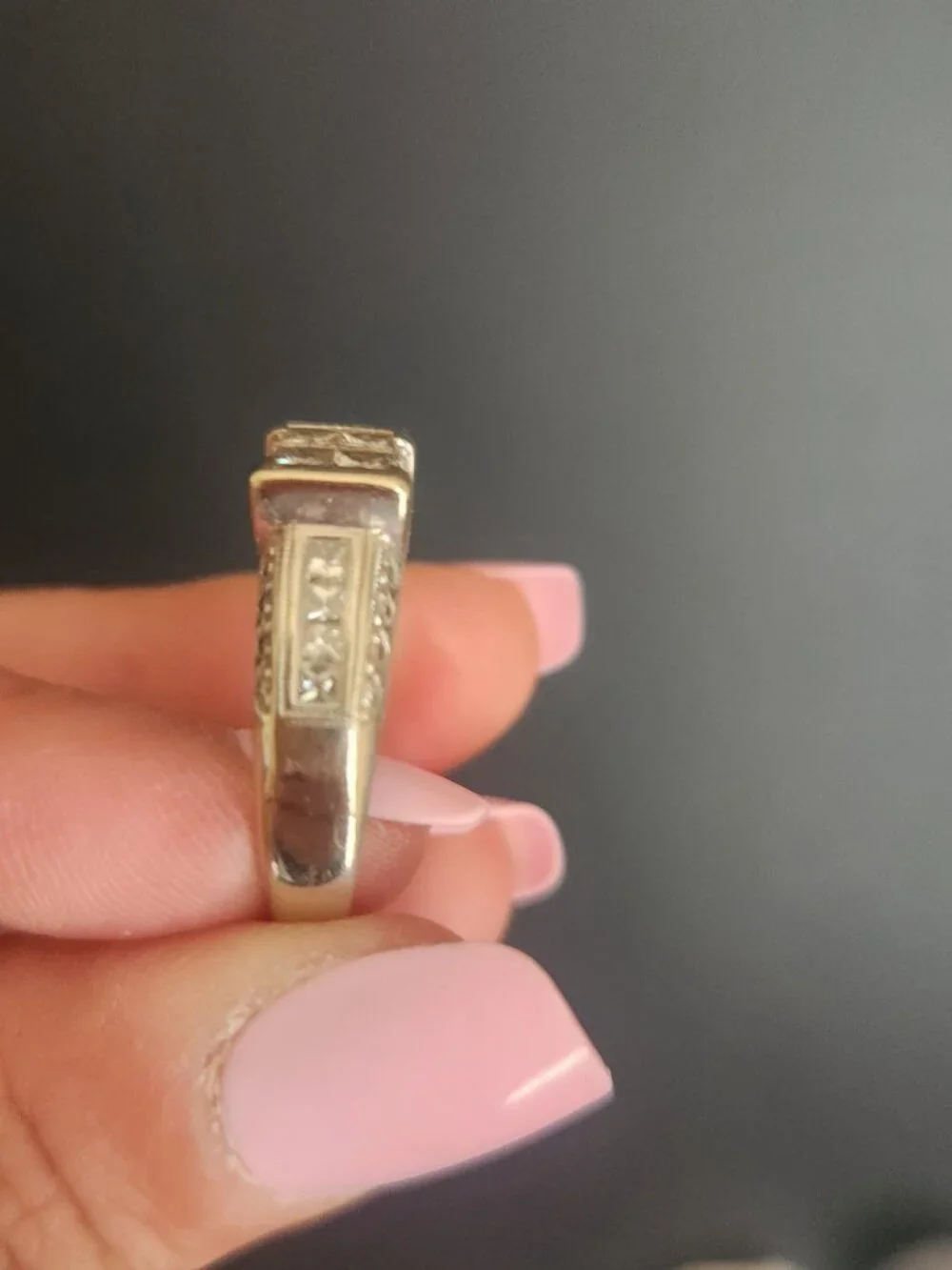 Diamond engagement ring